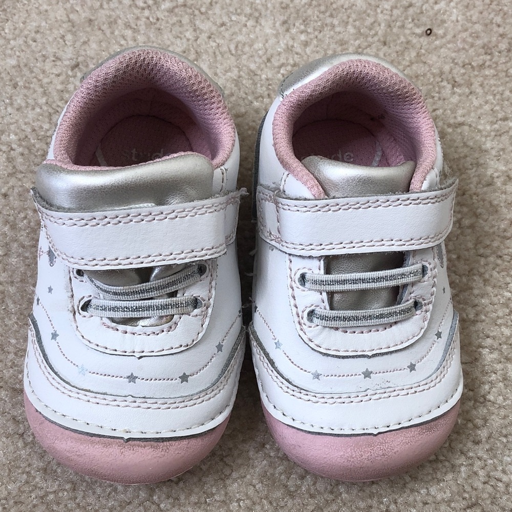 Toddler’s Stride Rite White and Pink Star Accent Sneakers
